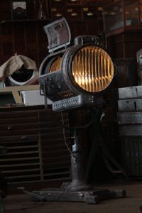 Lichtkonzept mit alten Industrieleuchten